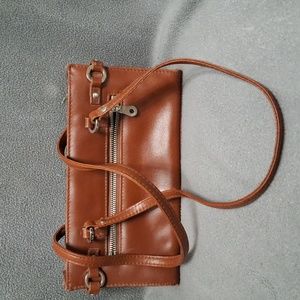 Brown shoulder purse.